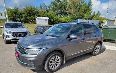 Volkswagen Tiguan II, 2021 год, 2 600 000 рублей, 1 фотография