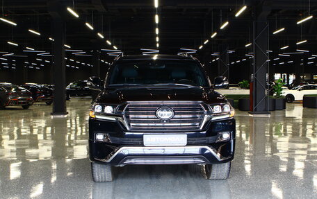 Toyota Land Cruiser 200, 2017 год, 7 600 000 рублей, 2 фотография