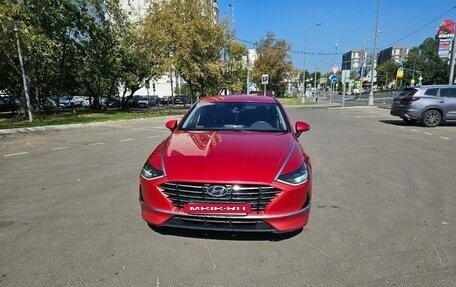 Hyundai Sonata VIII, 2019 год, 2 300 000 рублей, 2 фотография