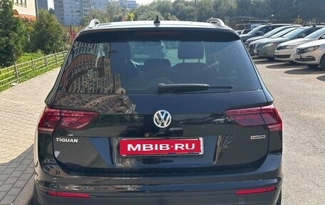 Volkswagen Tiguan II, 2018 год, 2 500 000 рублей, 5 фотография