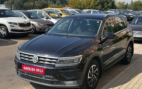 Volkswagen Tiguan II, 2018 год, 2 500 000 рублей, 3 фотография