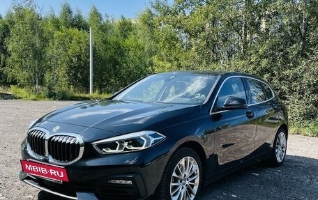 BMW 1 серия, 2020 год, 2 590 000 рублей, 2 фотография