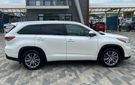 Toyota Highlander III, 2014 год, 3 700 000 рублей, 8 фотография