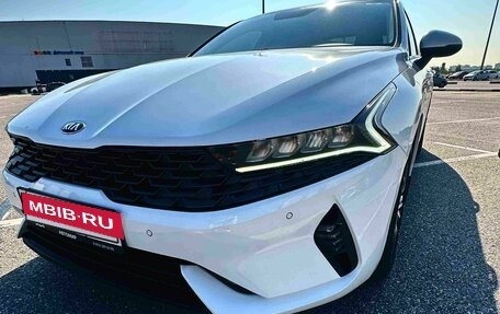 KIA K5, 2021 год, 1 800 000 рублей, 3 фотография