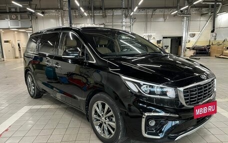 KIA Carnival III, 2019 год, 2 995 000 рублей, 3 фотография