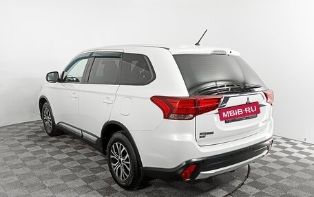 Mitsubishi Outlander III рестайлинг 3, 2016 год, 2 444 000 рублей, 7 фотография