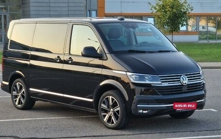 Volkswagen Multivan T6 рестайлинг, 2020 год, 6 400 000 рублей, 2 фотография