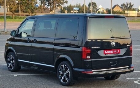 Volkswagen Multivan T6 рестайлинг, 2020 год, 6 400 000 рублей, 5 фотография