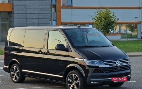 Volkswagen Multivan T6 рестайлинг, 2020 год, 6 400 000 рублей, 3 фотография