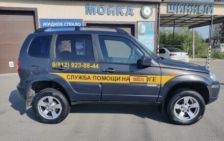 Chevrolet Niva I рестайлинг, 2012 год, 550 000 рублей, 2 фотография