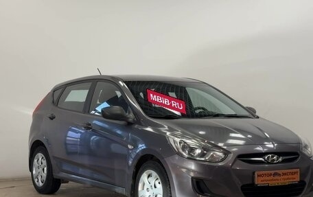 Hyundai Solaris II рестайлинг, 2013 год, 920 000 рублей, 14 фотография