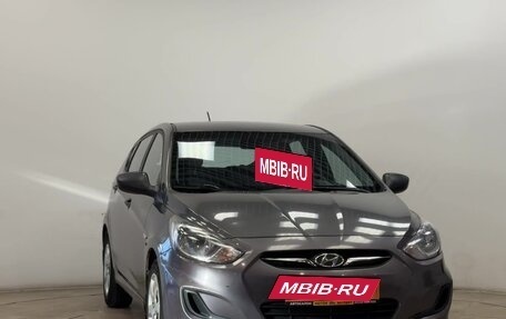 Hyundai Solaris II рестайлинг, 2013 год, 920 000 рублей, 13 фотография