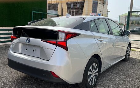 Toyota Prius IV XW50, 2019 год, 2 180 000 рублей, 11 фотография