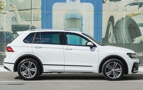 Volkswagen Tiguan II, 2020 год, 3 919 000 рублей, 5 фотография