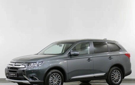 Mitsubishi Outlander III рестайлинг 3, 2018 год, 1 595 000 рублей, 1 фотография