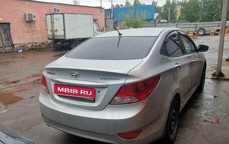 Hyundai Solaris II рестайлинг, 2011 год, 500 000 рублей, 4 фотография