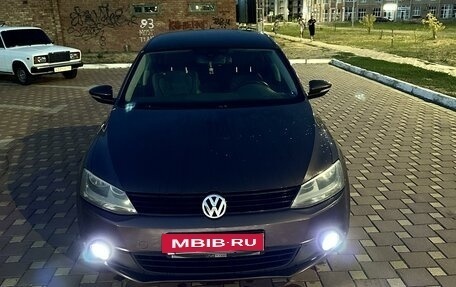 Volkswagen Jetta VI, 2014 год, 1 200 000 рублей, 2 фотография