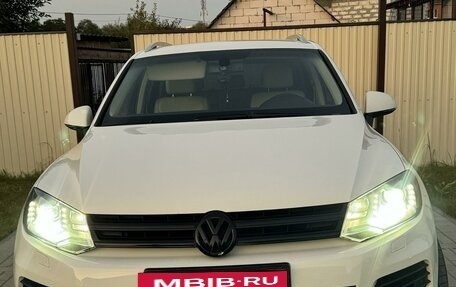 Volkswagen Touareg III, 2011 год, 2 480 000 рублей, 2 фотография