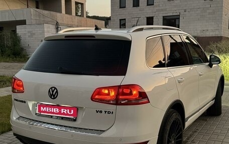 Volkswagen Touareg III, 2011 год, 2 480 000 рублей, 4 фотография