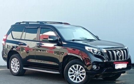 Toyota Land Cruiser Prado 150 рестайлинг 2, 2015 год, 3 950 000 рублей, 3 фотография