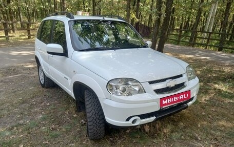 Chevrolet Niva I рестайлинг, 2013 год, 630 000 рублей, 4 фотография