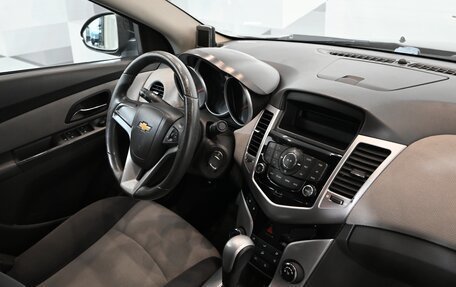 Chevrolet Cruze II, 2010 год, 700 000 рублей, 13 фотография