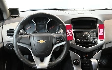 Chevrolet Cruze II, 2010 год, 700 000 рублей, 18 фотография