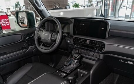 Toyota Land Cruiser Prado, 2024 год, 9 990 000 рублей, 16 фотография