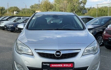 Opel Astra J, 2011 год, 775 000 рублей, 2 фотография