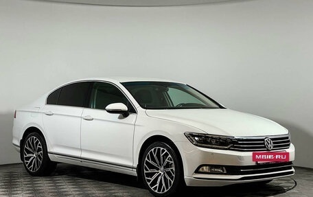 Volkswagen Passat B8 рестайлинг, 2017 год, 1 920 000 рублей, 3 фотография