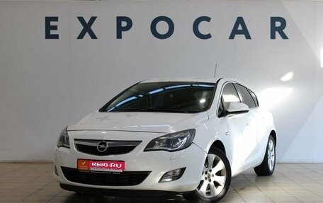 Opel Astra J, 2011 год, 715 000 рублей, 1 фотография