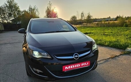 Opel Astra J, 2012 год, 1 200 000 рублей, 4 фотография