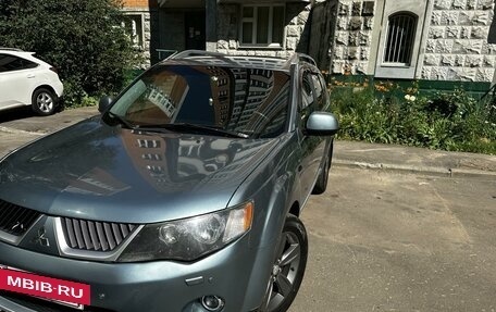 Mitsubishi Outlander III рестайлинг 3, 2007 год, 1 300 000 рублей, 3 фотография