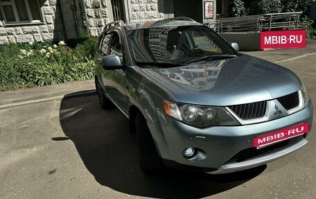 Mitsubishi Outlander III рестайлинг 3, 2007 год, 1 300 000 рублей, 2 фотография