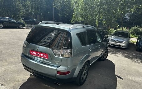 Mitsubishi Outlander III рестайлинг 3, 2007 год, 1 300 000 рублей, 7 фотография