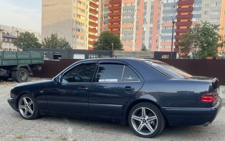 Mercedes-Benz E-Класс, 1998 год, 600 000 рублей, 8 фотография