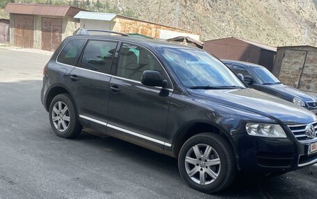 Volkswagen Touareg III, 2005 год, 1 100 000 рублей, 3 фотография