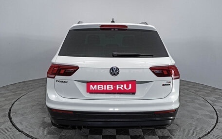 Volkswagen Tiguan II, 2017 год, 2 384 000 рублей, 6 фотография