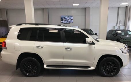 Toyota Land Cruiser 200, 2018 год, 8 200 000 рублей, 6 фотография