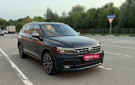 Volkswagen Tiguan II, 2019 год, 3 590 000 рублей, 2 фотография