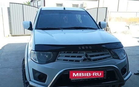 Mitsubishi L200 IV рестайлинг, 2012 год, 1 800 000 рублей, 2 фотография