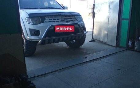 Mitsubishi L200 IV рестайлинг, 2012 год, 1 800 000 рублей, 3 фотография