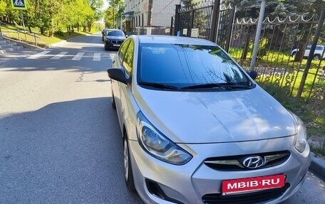 Hyundai Solaris II рестайлинг, 2013 год, 920 000 рублей, 2 фотография