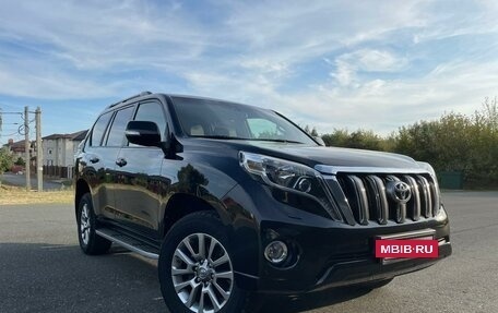 Toyota Land Cruiser Prado 150 рестайлинг 2, 2017 год, 4 600 000 рублей, 3 фотография