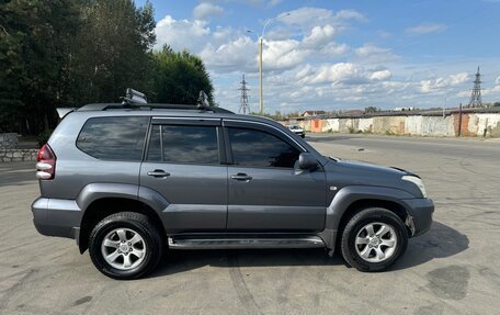 Toyota Land Cruiser Prado 120 рестайлинг, 2006 год, 2 550 000 рублей, 8 фотография