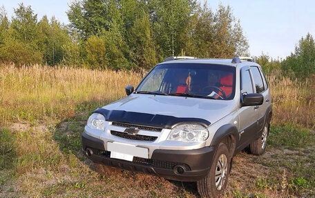 Chevrolet Niva I рестайлинг, 2017 год, 690 000 рублей, 2 фотография