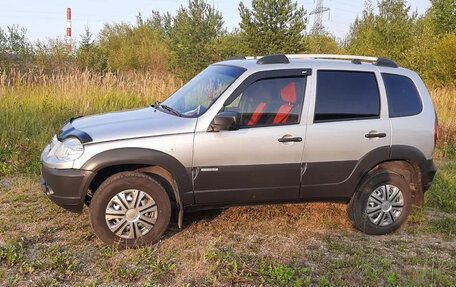 Chevrolet Niva I рестайлинг, 2017 год, 690 000 рублей, 6 фотография