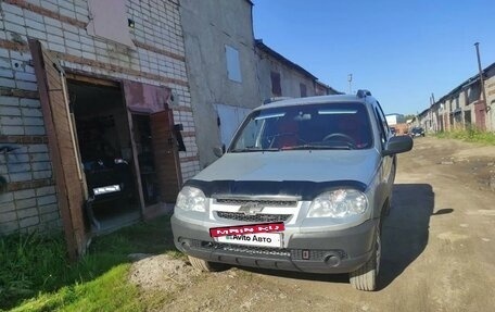 Chevrolet Niva I рестайлинг, 2017 год, 690 000 рублей, 3 фотография