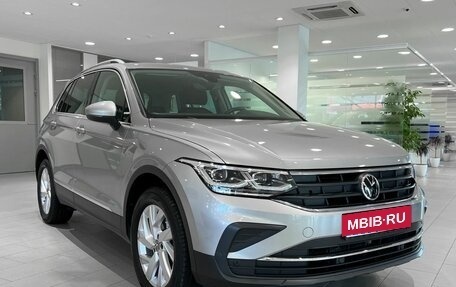 Volkswagen Tiguan II, 2021 год, 3 439 000 рублей, 3 фотография