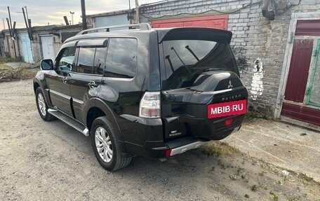 Mitsubishi Pajero IV, 2015 год, 2 650 000 рублей, 3 фотография